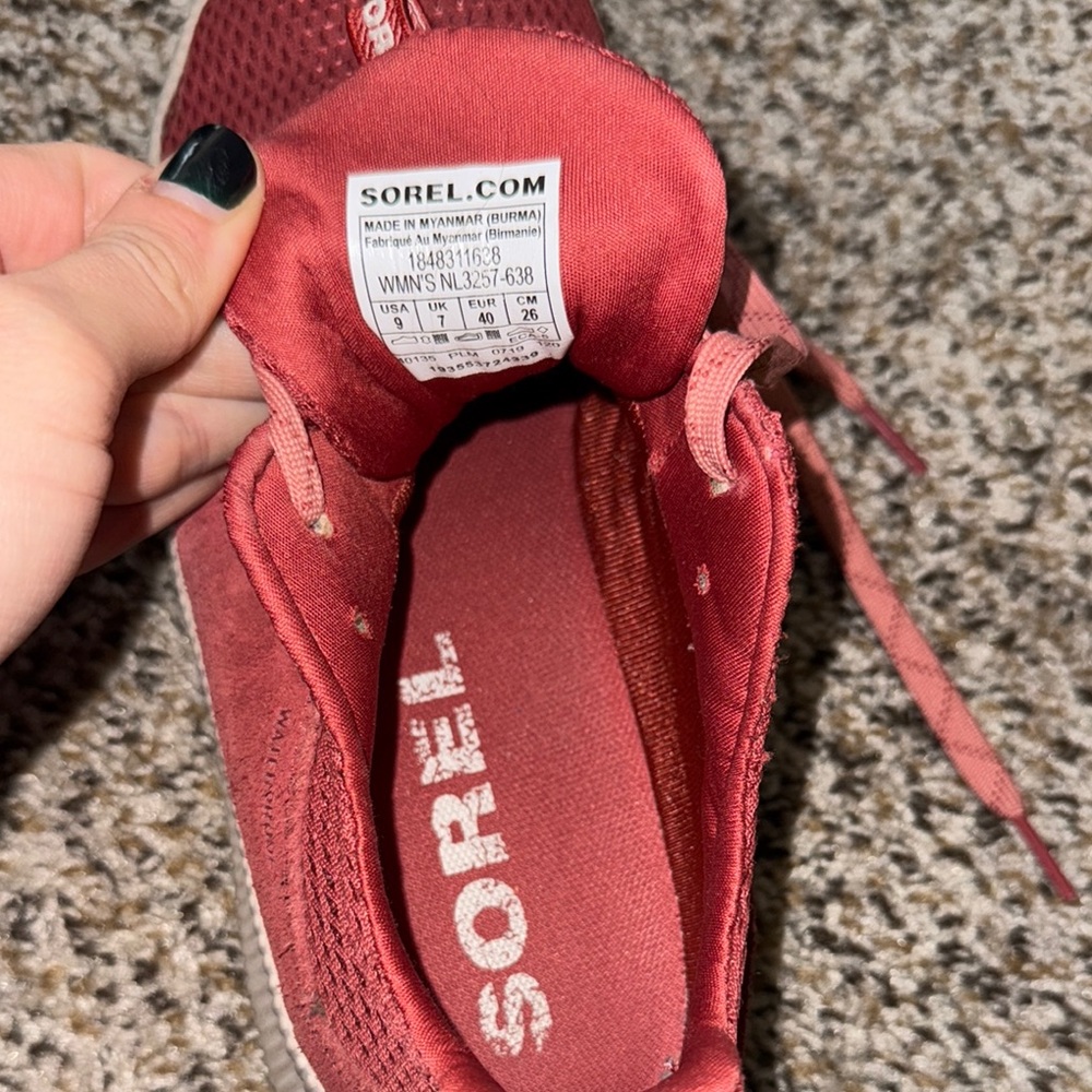 Sorel Out and About Sneakers Women’s Size 9 EUC - Picture 5 of 6